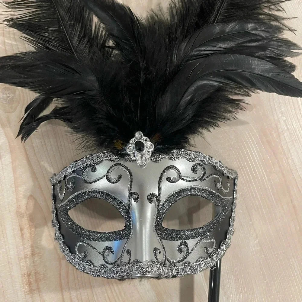 Masquerade Mask - Picture 10 of 10